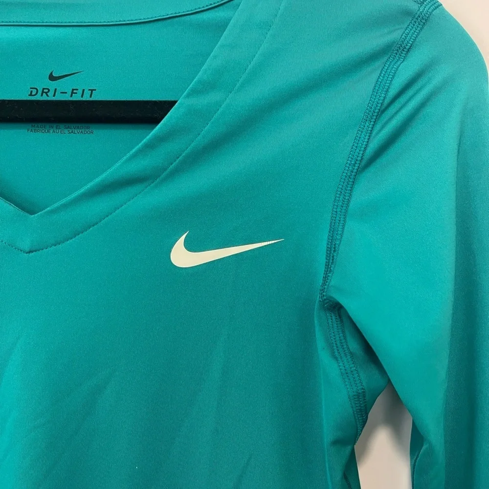 Nike Women’s Dri Fit Long Sleeve